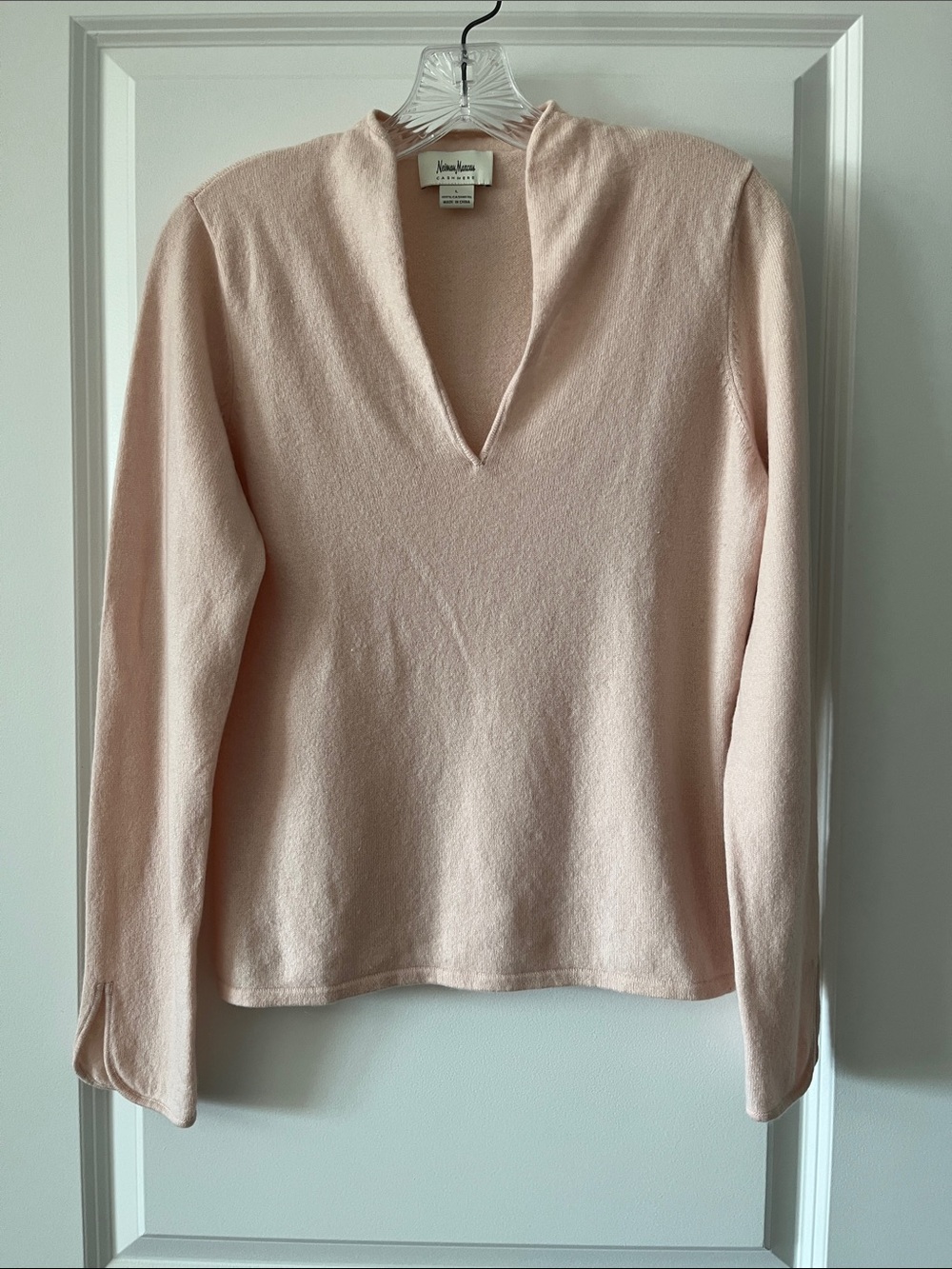 Neiman Marcus Pale Blush Cashmere Sweater